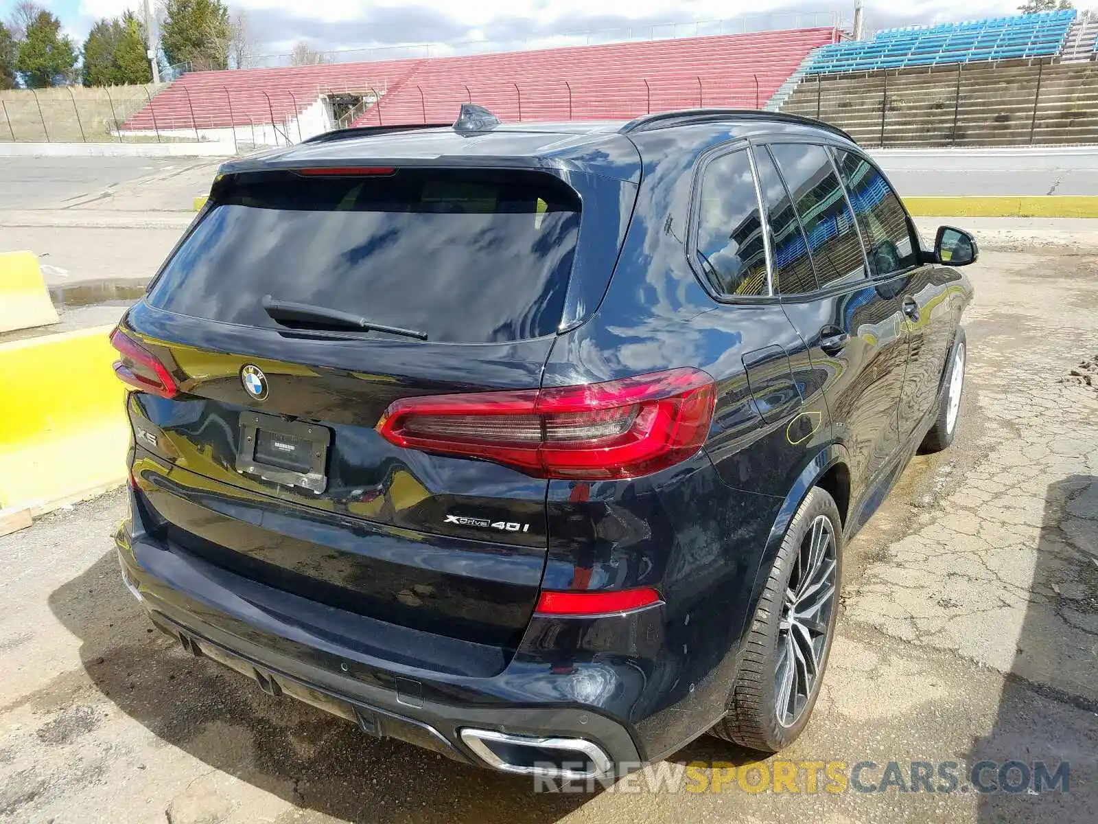 4 Photograph of a damaged car 5UXCR6C5XKLK86288 BMW X5 XDRIVE4 2019