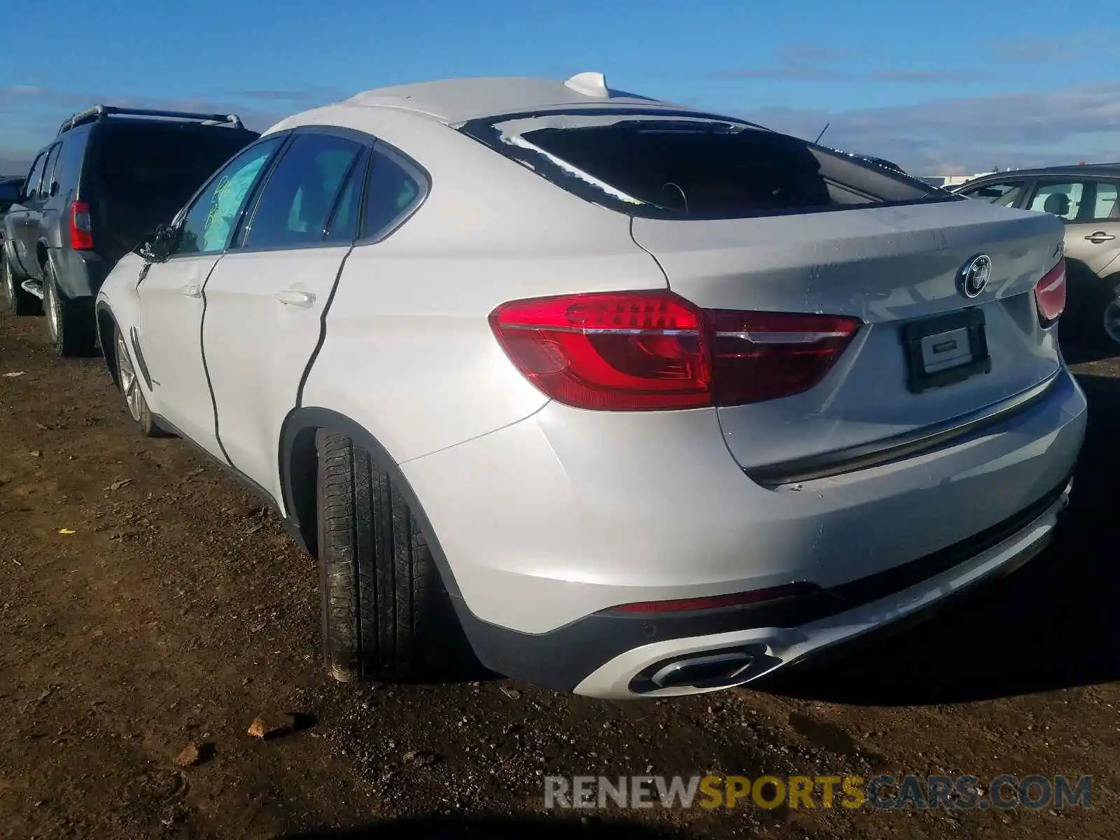 3 Photograph of a damaged car 5UXKU0C50K0S97633 BMW X6 2019