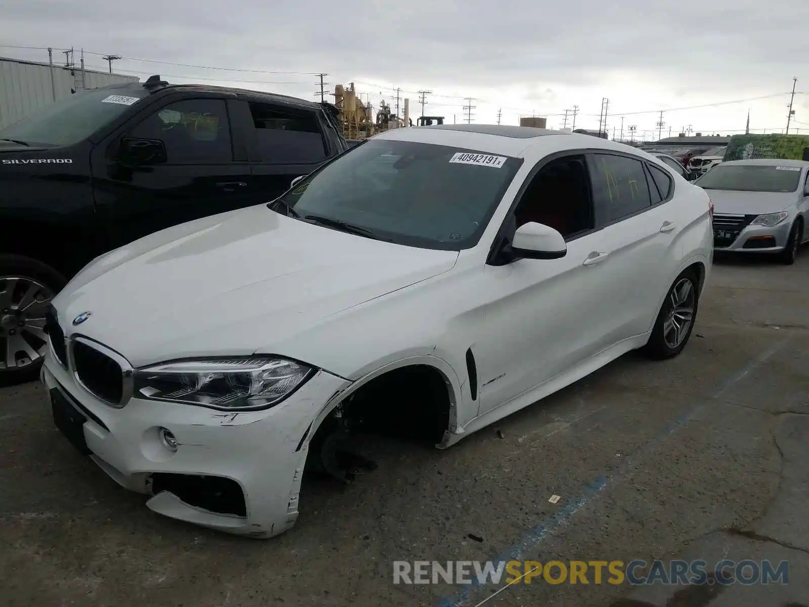 2 Photograph of a damaged car 5UXKU0C58K0H98983 BMW X6 2019