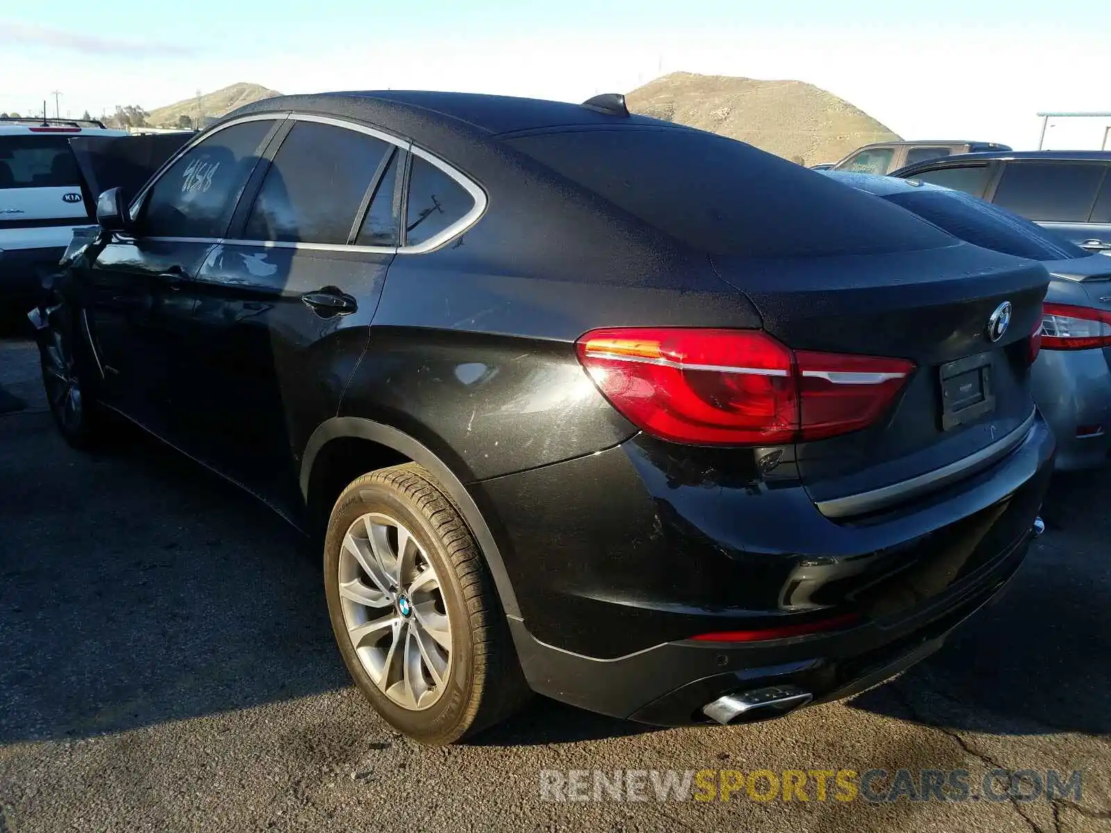 3 Photograph of a damaged car 5UXKU0C58K0S97735 BMW X6 2019