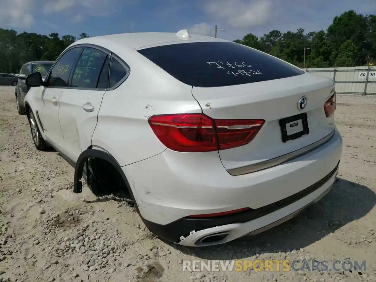 3 Photograph of a damaged car 5UXKU0C58K0S97766 BMW X6 2019