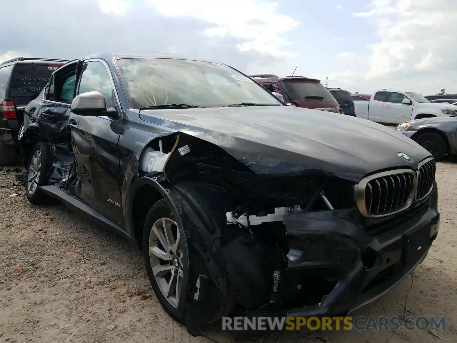 1 Фотография поврежденного автомобиля 5UXKU0C5XK0S97817 BMW X6 2019