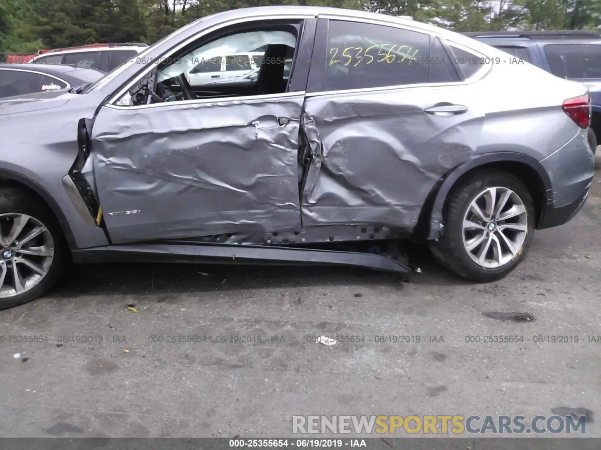 6 Photograph of a damaged car 5UXKU2C50K0Z62994 BMW X6 2019