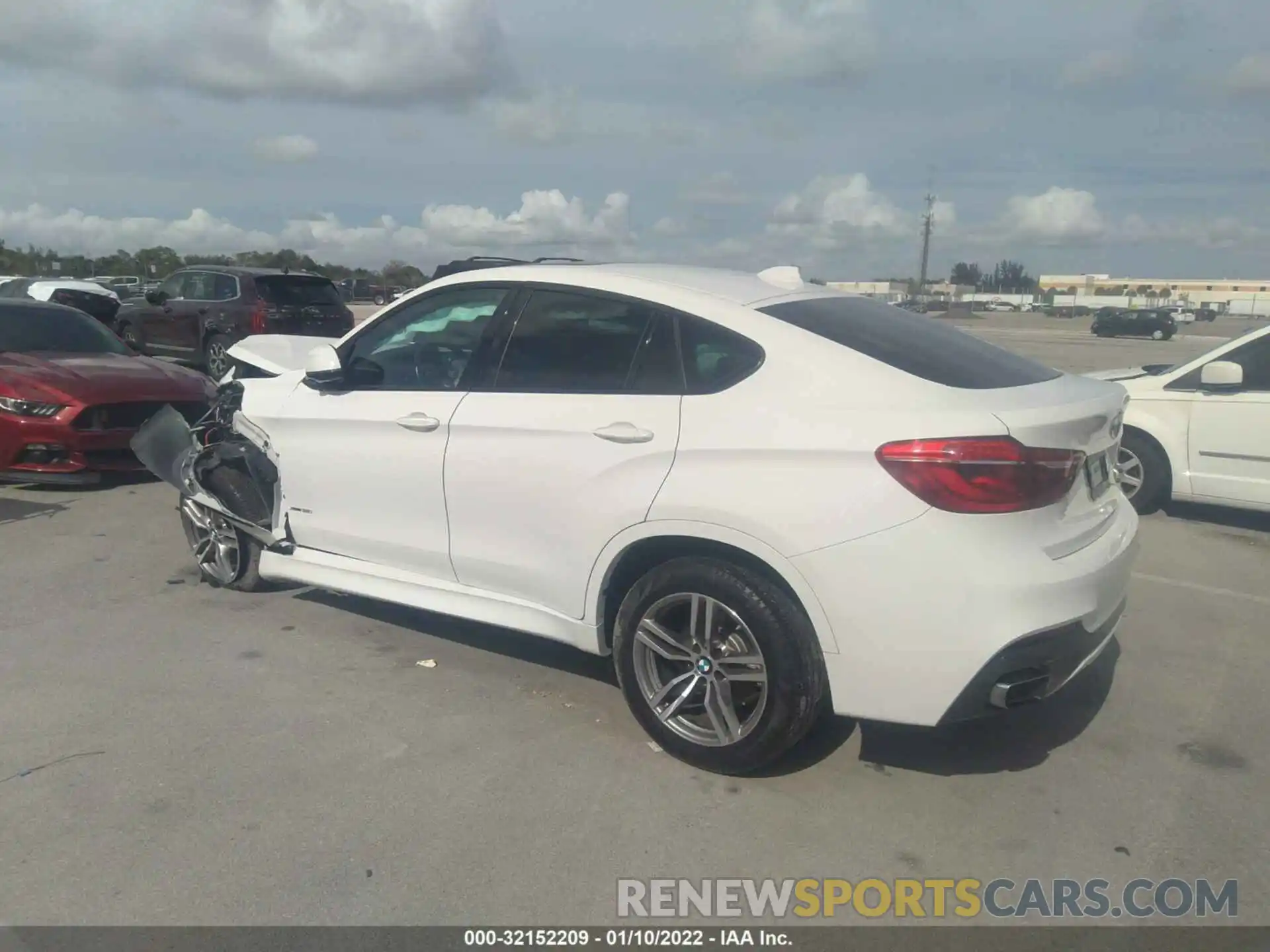 3 Photograph of a damaged car 5UXKU2C50K0Z64552 BMW X6 2019