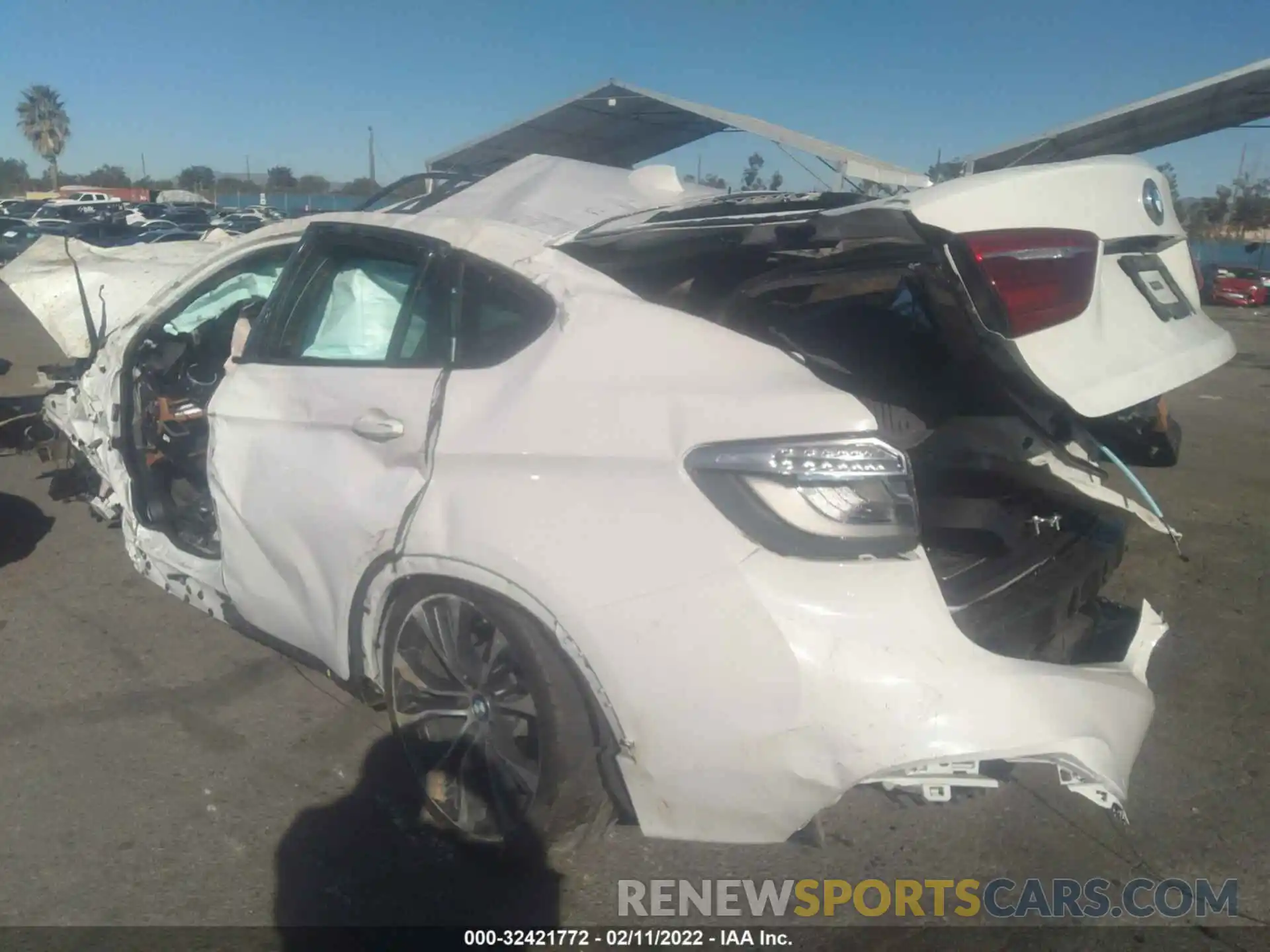 3 Photograph of a damaged car 5UXKU2C54K0Z63906 BMW X6 2019