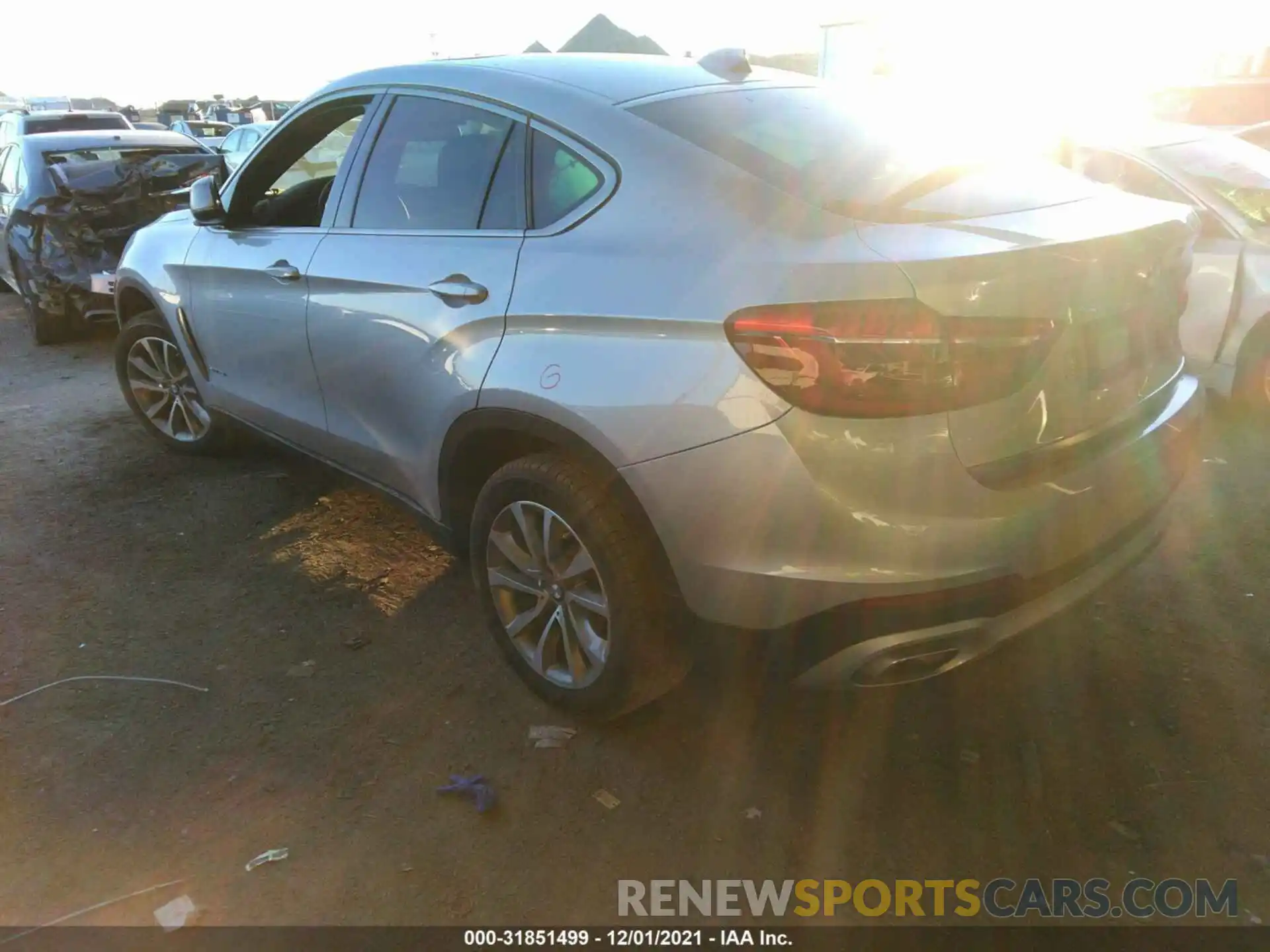 3 Photograph of a damaged car 5UXKU2C56K0Z64927 BMW X6 2019