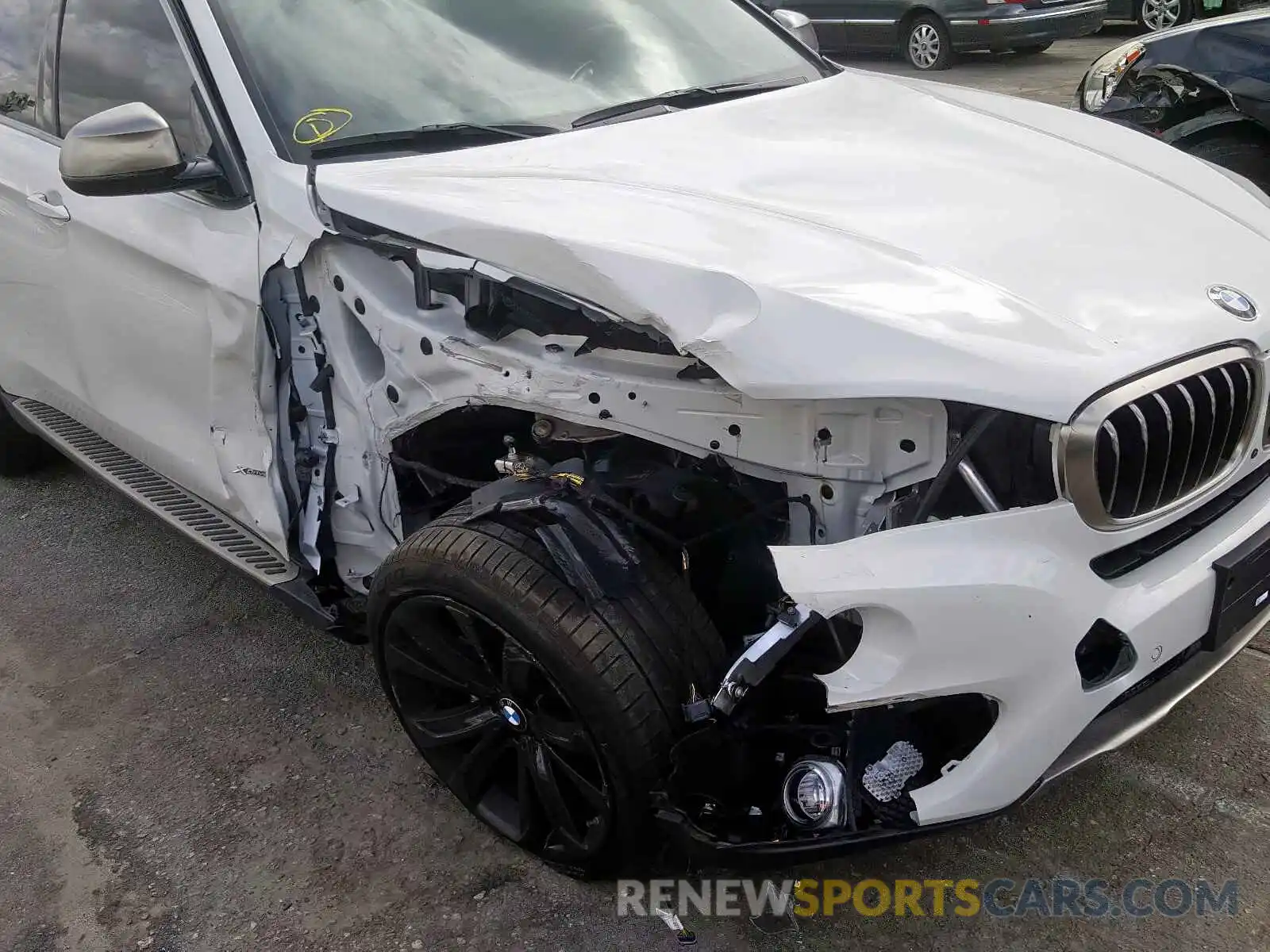 9 Photograph of a damaged car 5UXKU2C56K0Z65124 BMW X6 2019