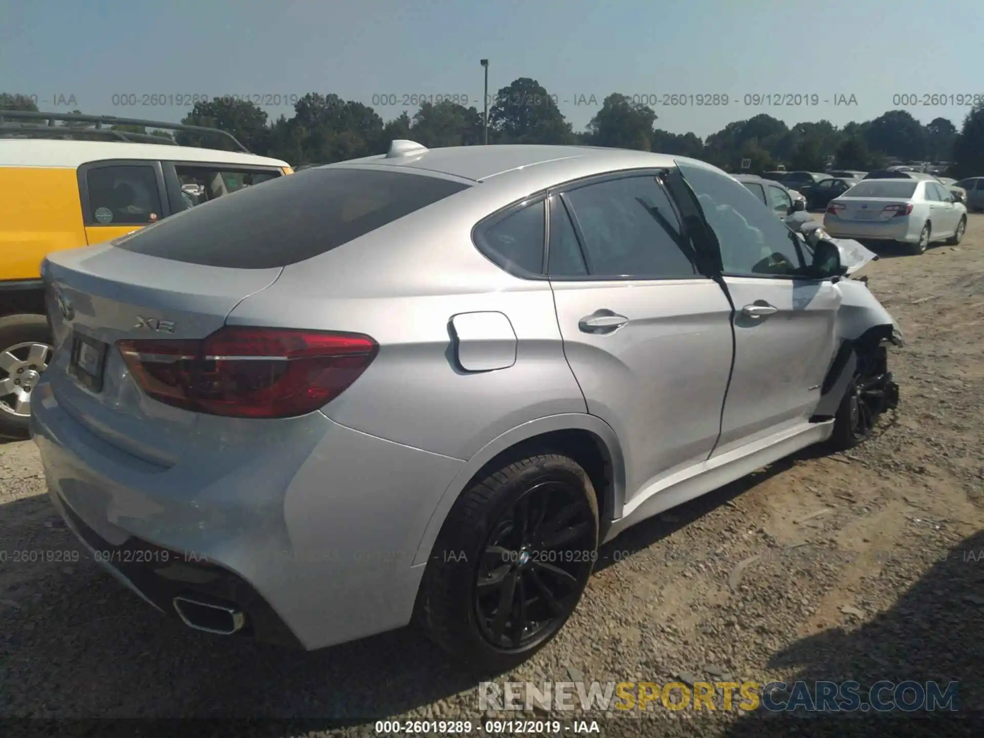 4 Photograph of a damaged car 5UXKU2C59K0Z65005 BMW X6 2019