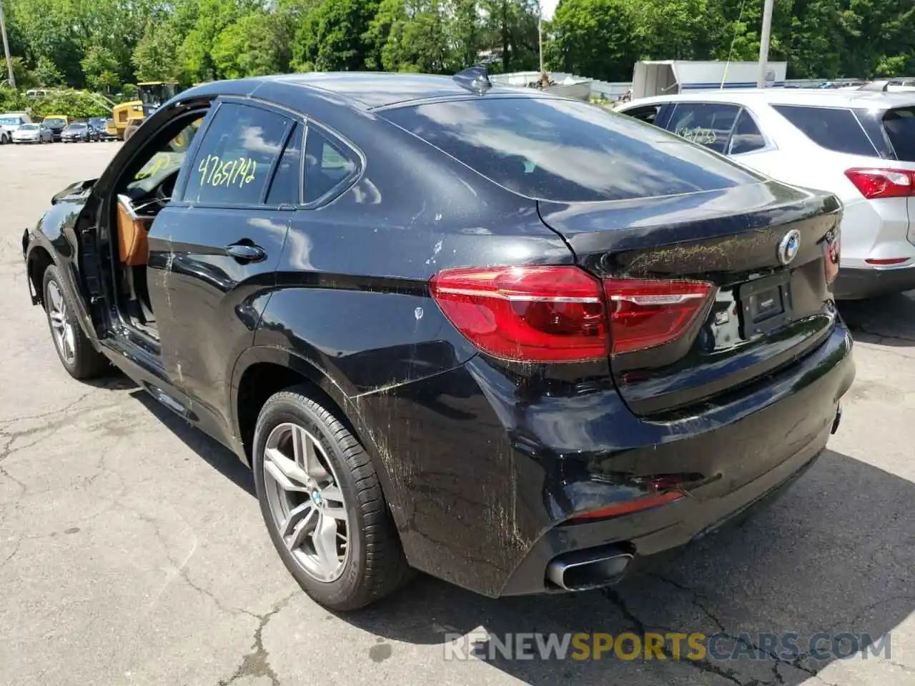 3 Photograph of a damaged car 5UXKU6C52KLP60597 BMW X6 2019