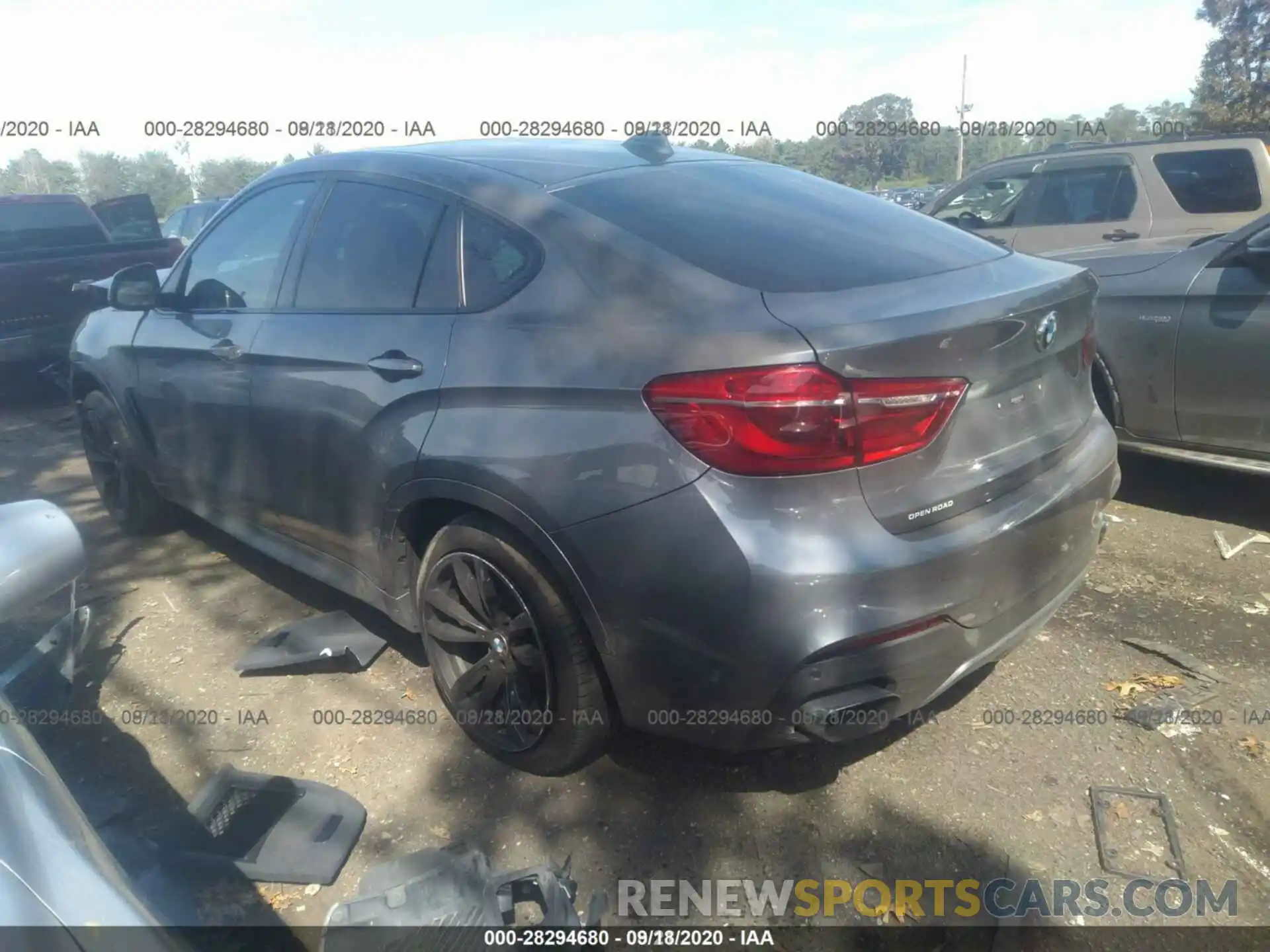 14 Photograph of a damaged car 5UXKU6C52KLP60650 BMW X6 2019