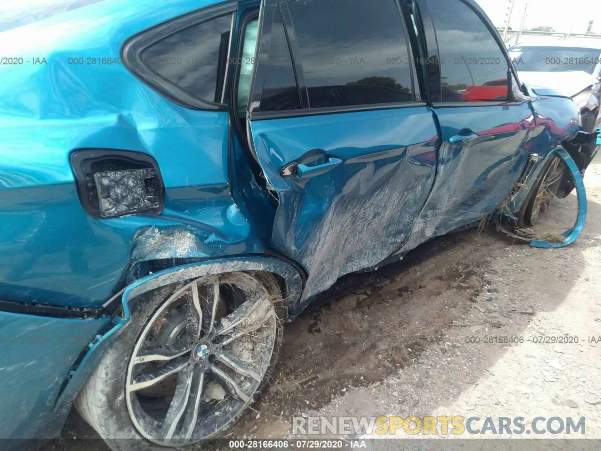 6 Photograph of a damaged car 5YMKW8C50KLR38327 BMW X6 2019