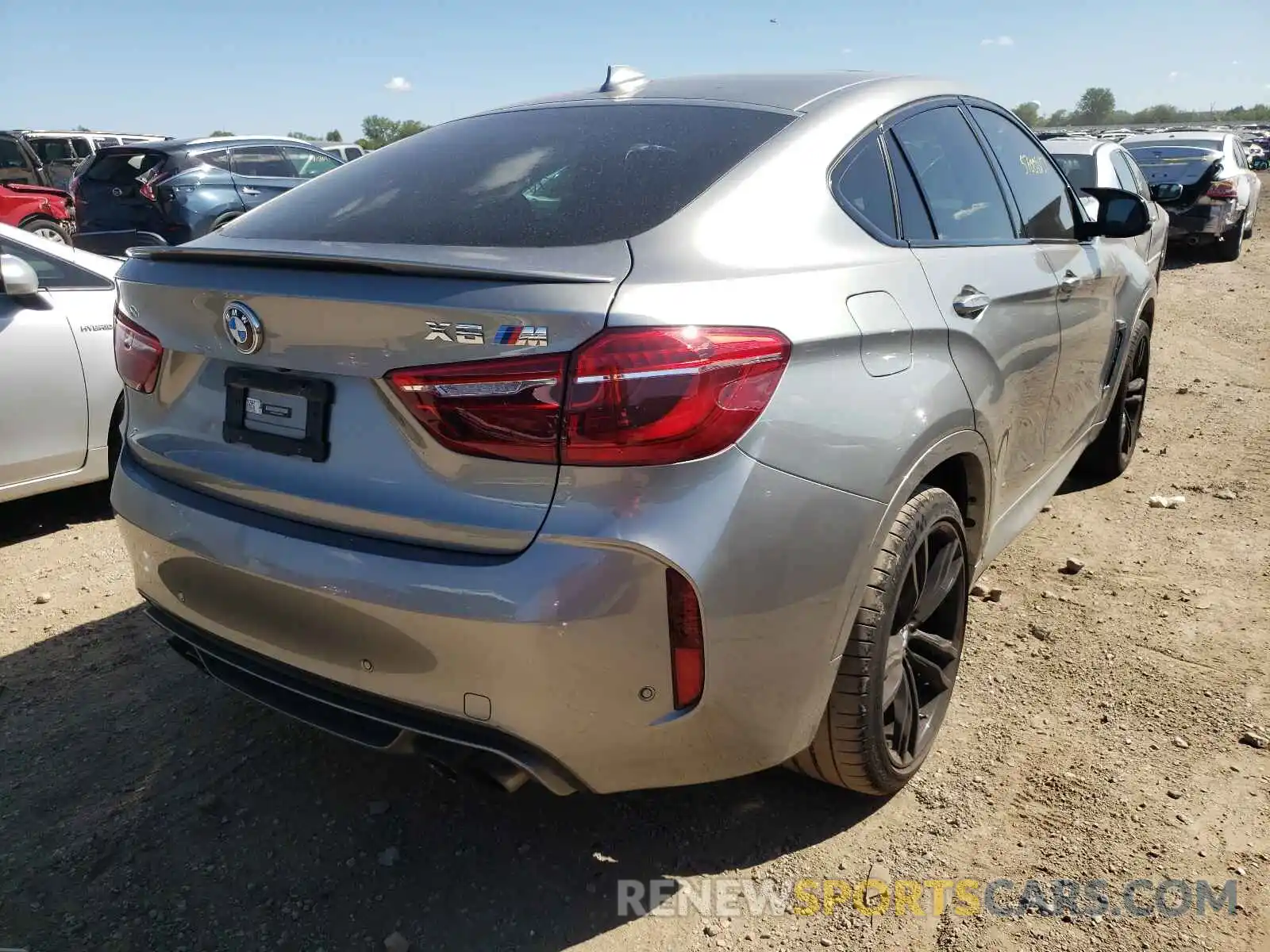 4 Photograph of a damaged car 5YMKW8C58KLR38351 BMW X6 2019