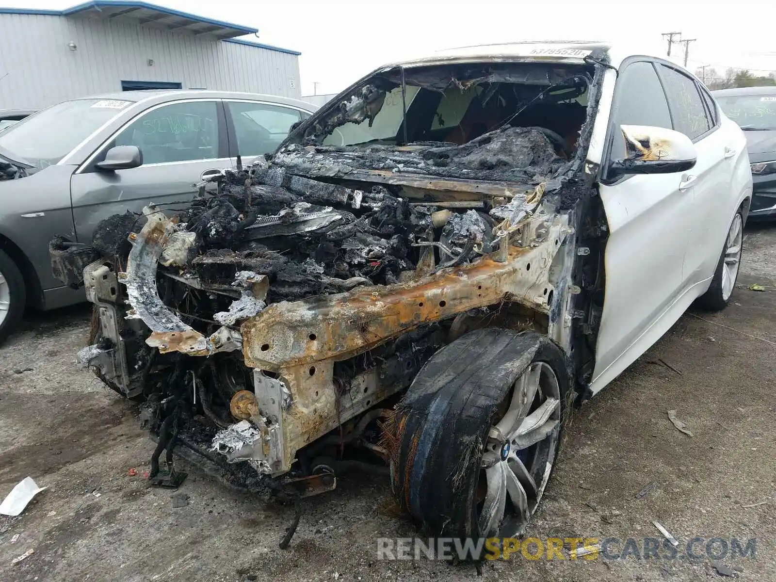 2 Photograph of a damaged car 5YMKW8C5XK0Y74976 BMW X6 2019