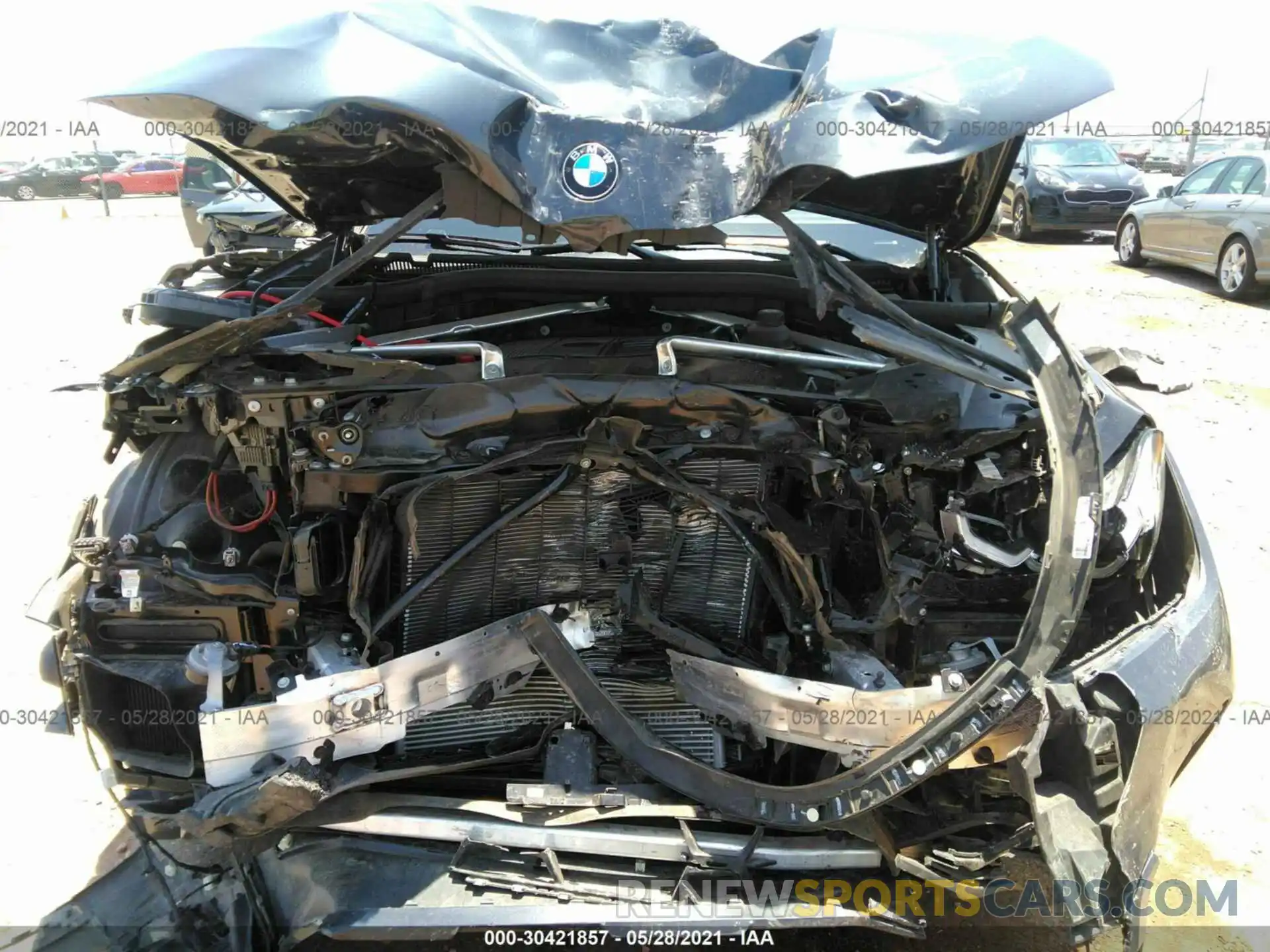 6 Photograph of a damaged car 5UXCY4C08L9C37958 BMW X6 2020