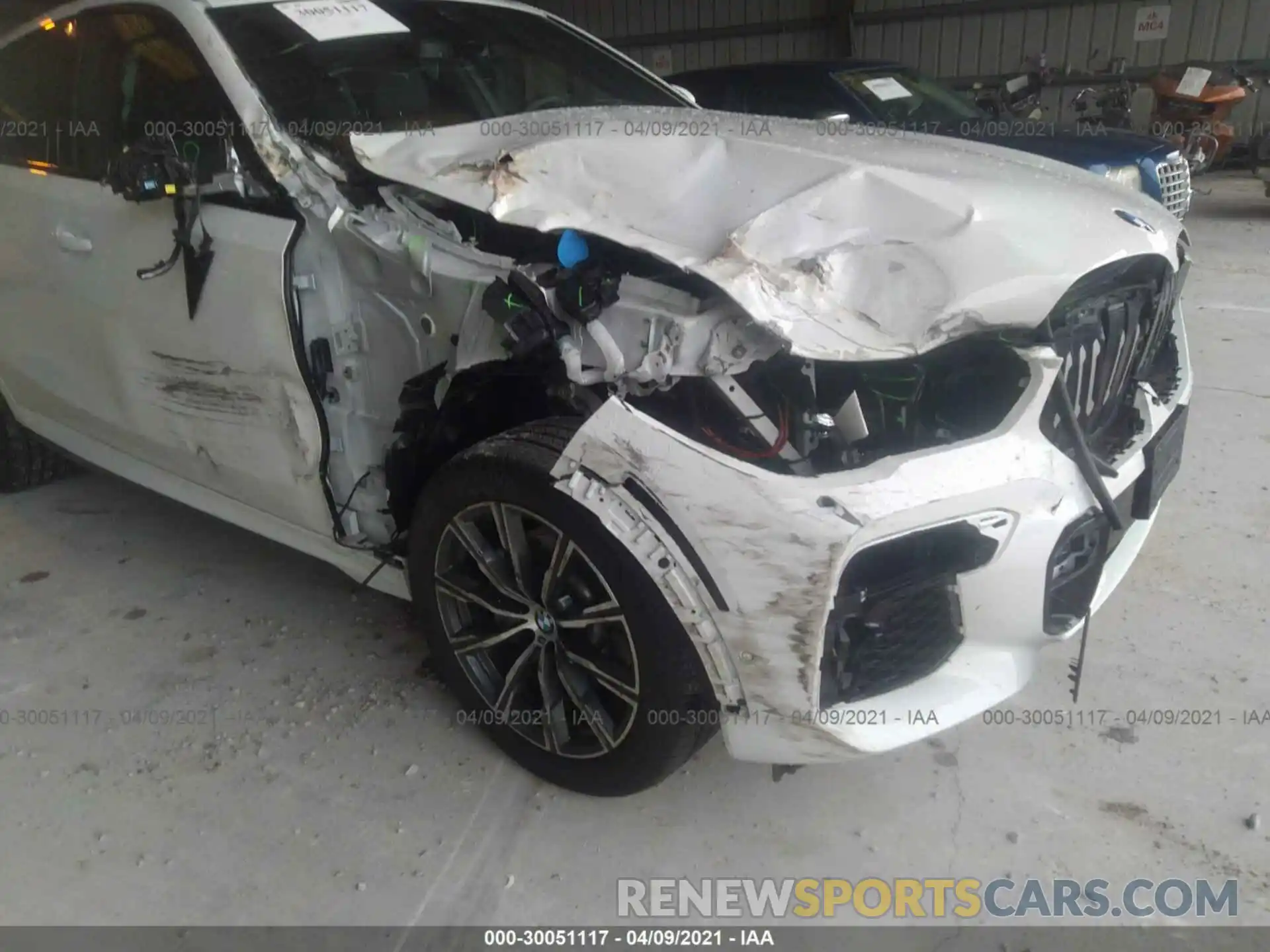 6 Photograph of a damaged car 5UXCY6C00L9C65894 BMW X6 2020