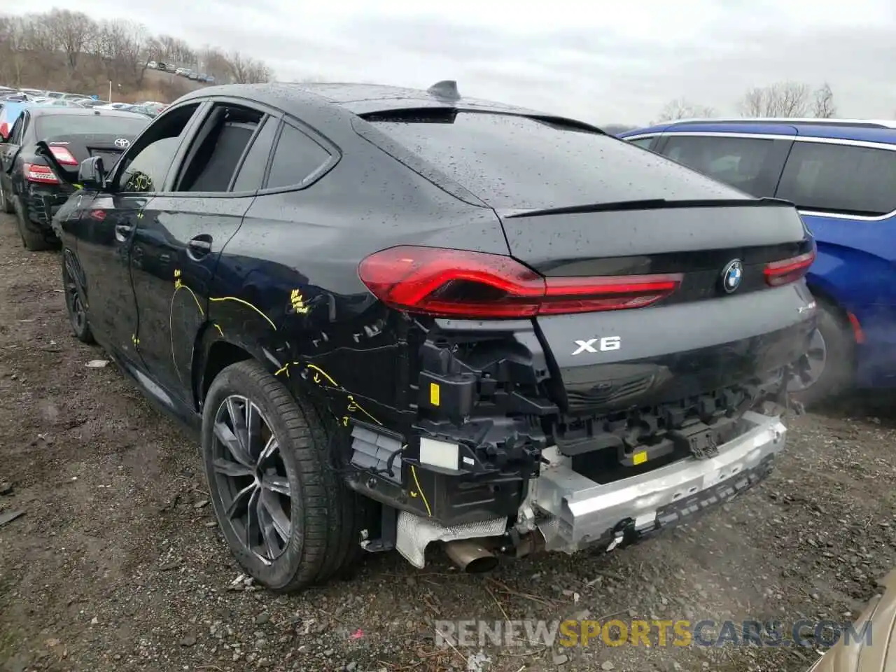 3 Photograph of a damaged car 5UXCY6C00L9D28590 BMW X6 2020