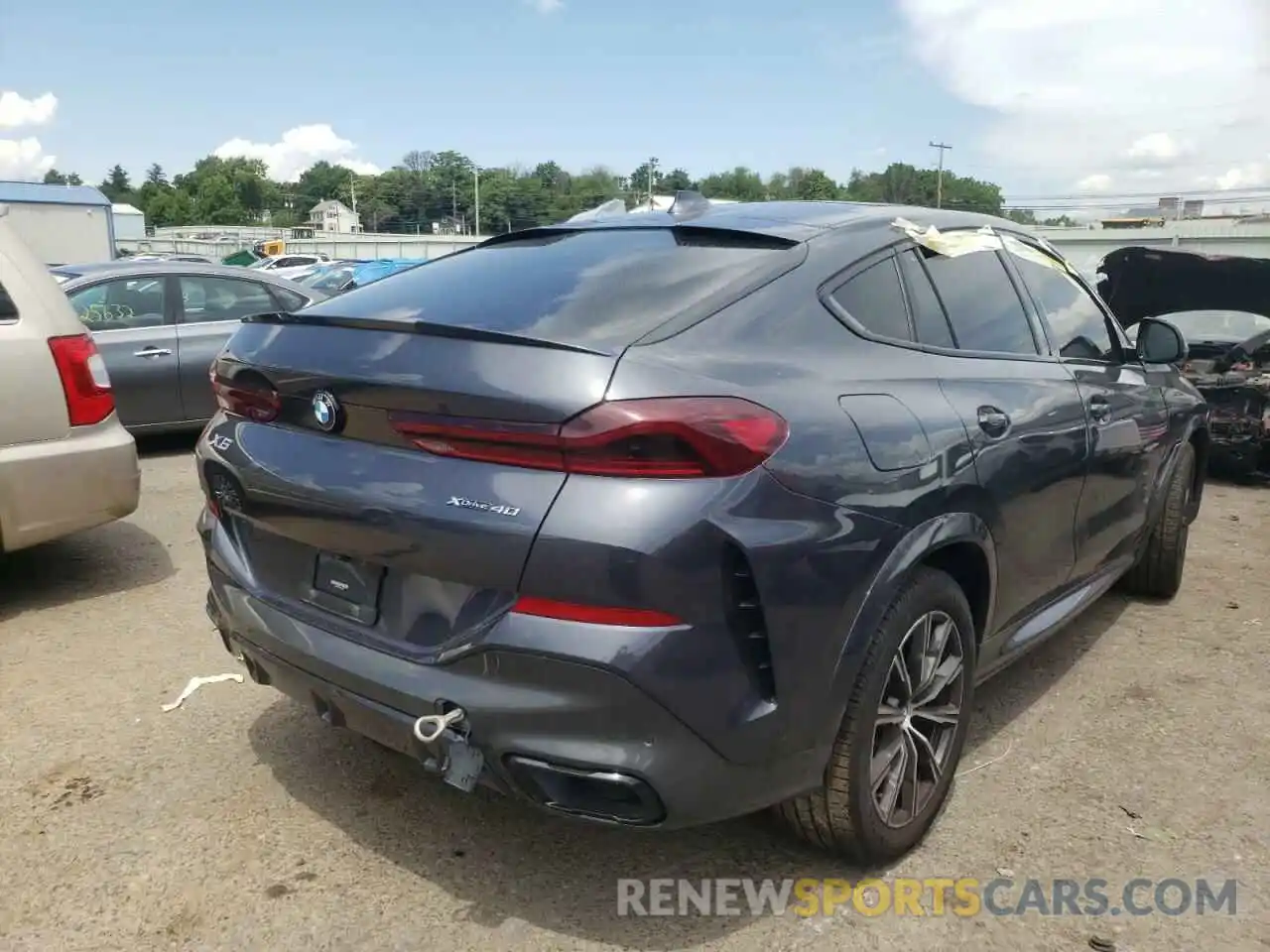 4 Photograph of a damaged car 5UXCY6C0XL9C83027 BMW X6 2020