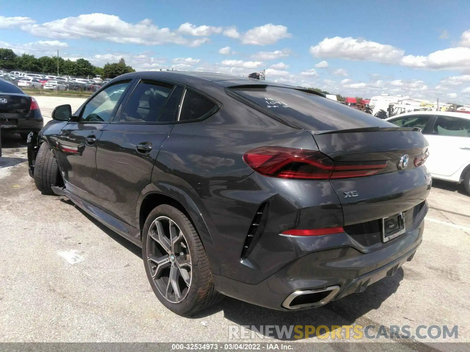 3 Photograph of a damaged car 5UXCY8C00L9B31043 BMW X6 2020