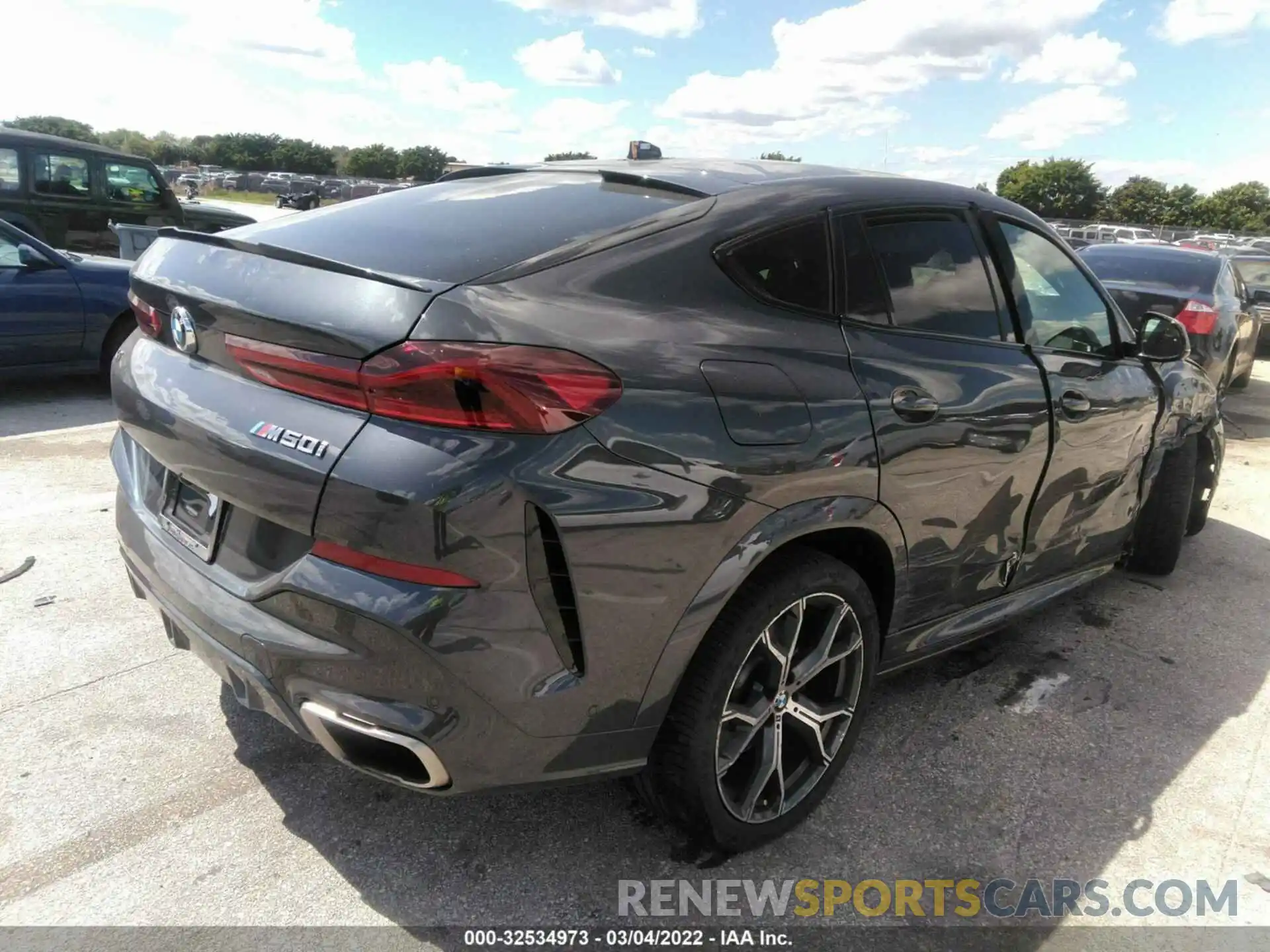 4 Photograph of a damaged car 5UXCY8C00L9B31043 BMW X6 2020