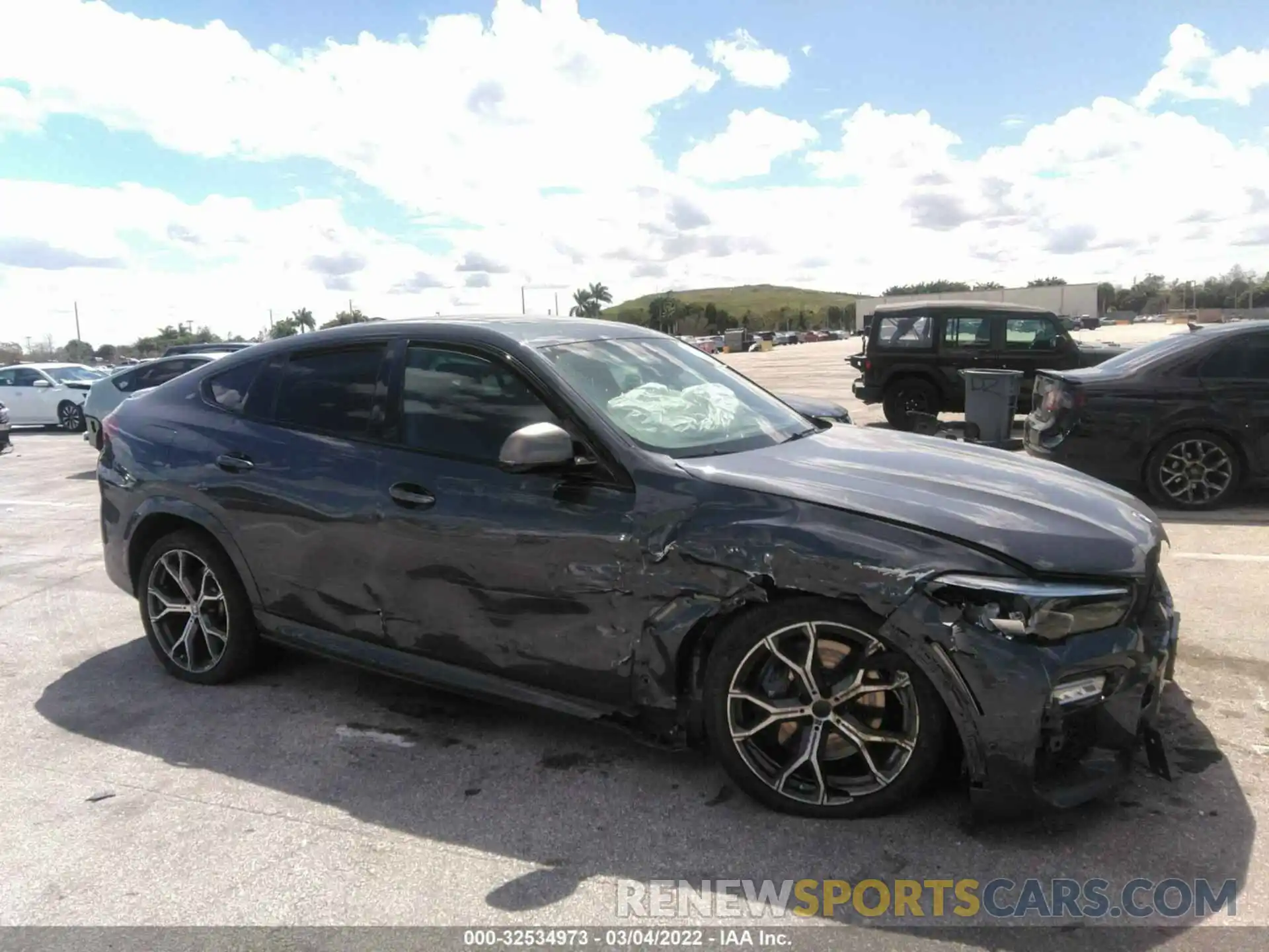 6 Photograph of a damaged car 5UXCY8C00L9B31043 BMW X6 2020