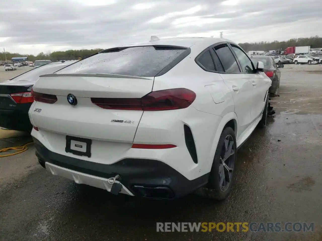 4 Photograph of a damaged car 5UXCY4C01M9H86189 BMW X6 2021