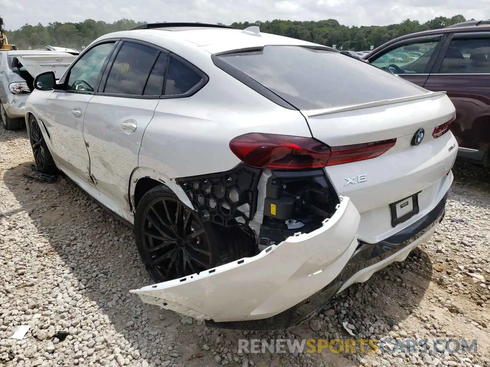 3 Photograph of a damaged car 5UXCY4C03M9E24140 BMW X6 2021