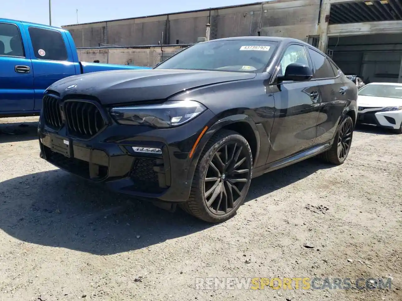 2 Photograph of a damaged car 5UXCY6C00M9G02579 BMW X6 2021