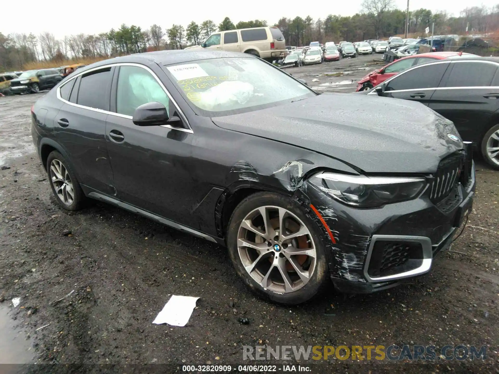 1 Photograph of a damaged car 5UXCY6C02M9G27032 BMW X6 2021