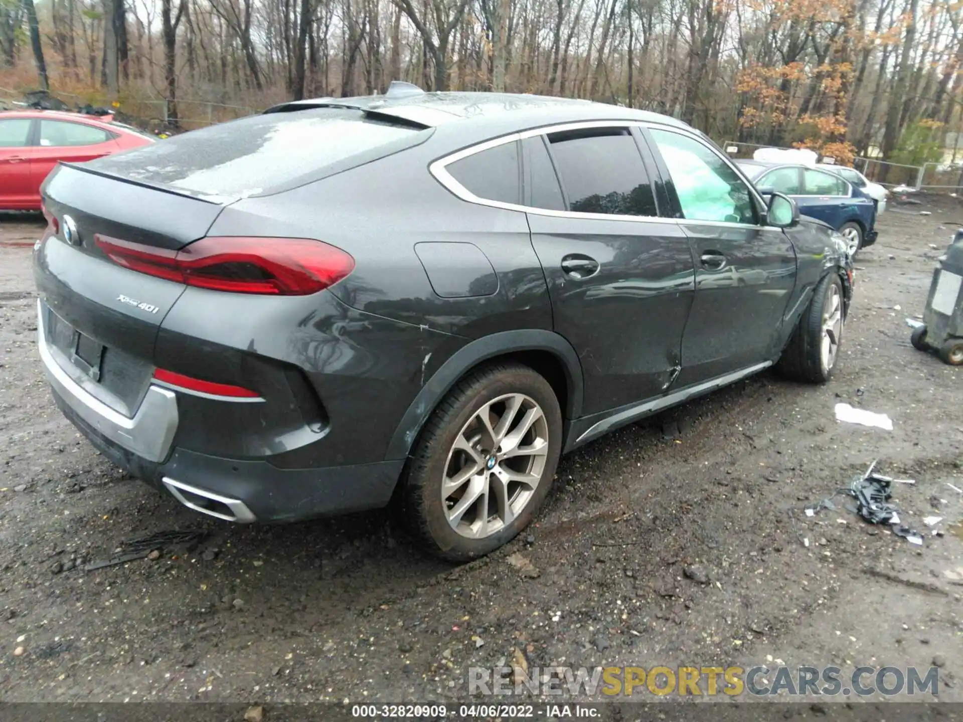 4 Photograph of a damaged car 5UXCY6C02M9G27032 BMW X6 2021