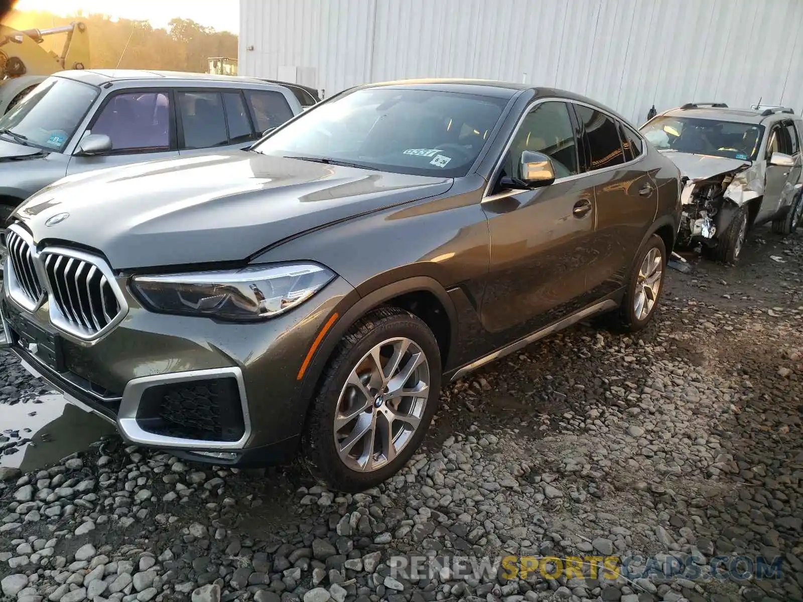 2 Photograph of a damaged car 5UXCY6C03M9H25809 BMW X6 2021