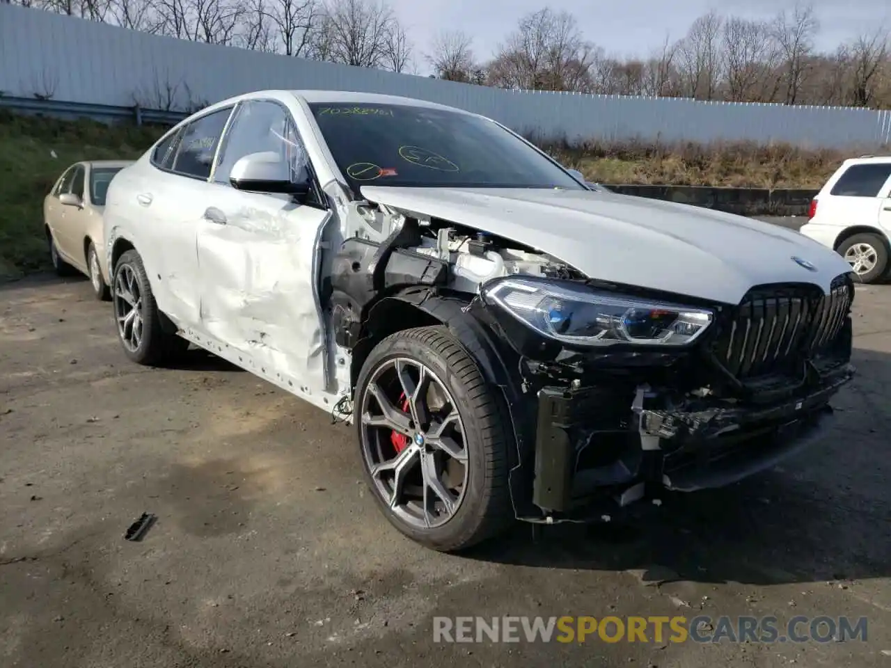 1 Photograph of a damaged car 5UXCY6C05M9G68416 BMW X6 2021