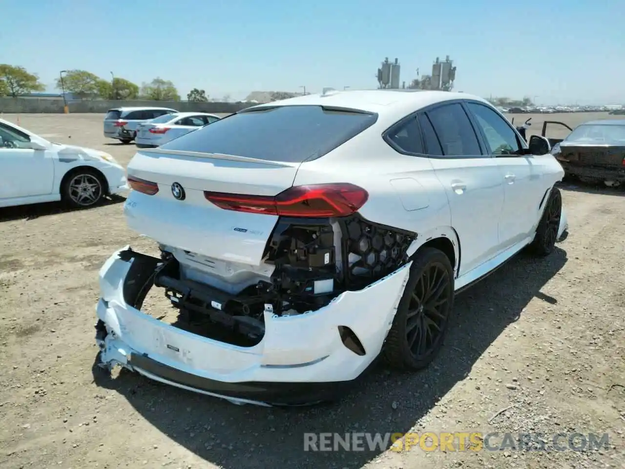 4 Photograph of a damaged car 5UXCY6C09M9F23931 BMW X6 2021