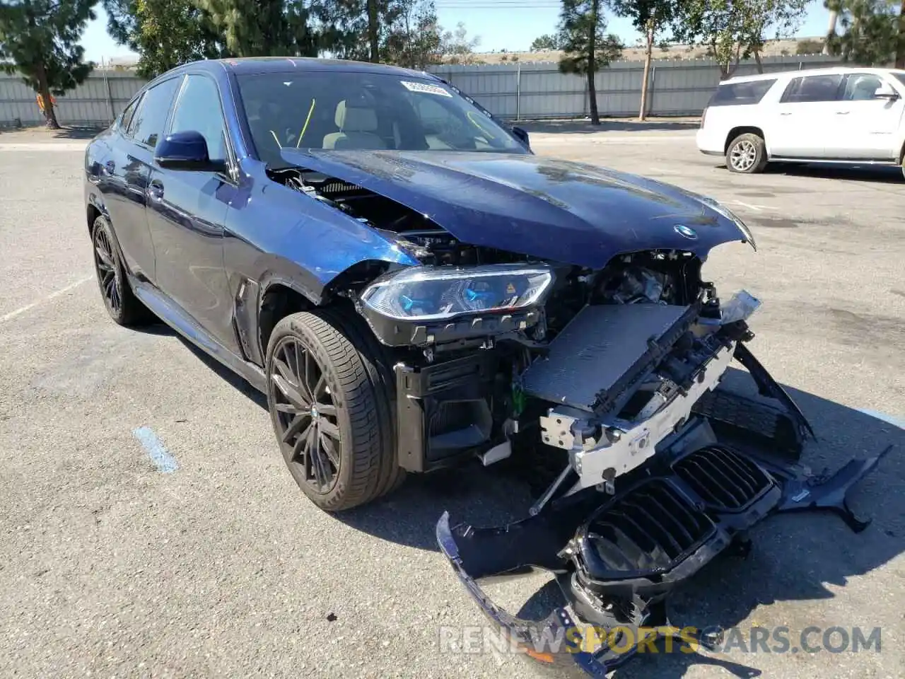 1 Photograph of a damaged car 5UXCY8C00M9F69613 BMW X6 2021