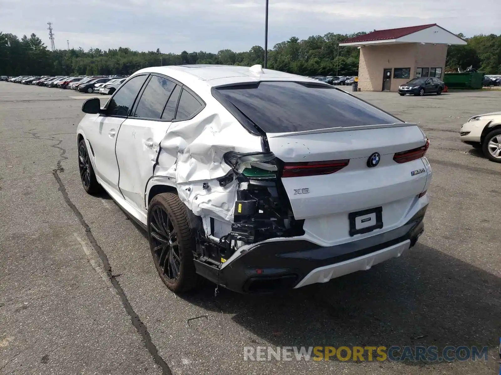 3 Photograph of a damaged car 5UXCY8C02M9F76840 BMW X6 2021