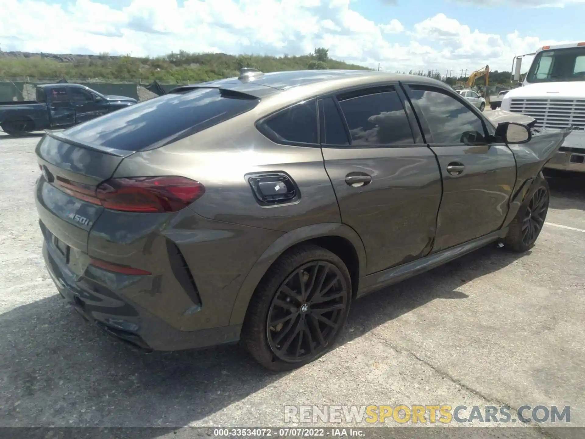 4 Photograph of a damaged car 5UXCY8C02M9H35856 BMW X6 2021