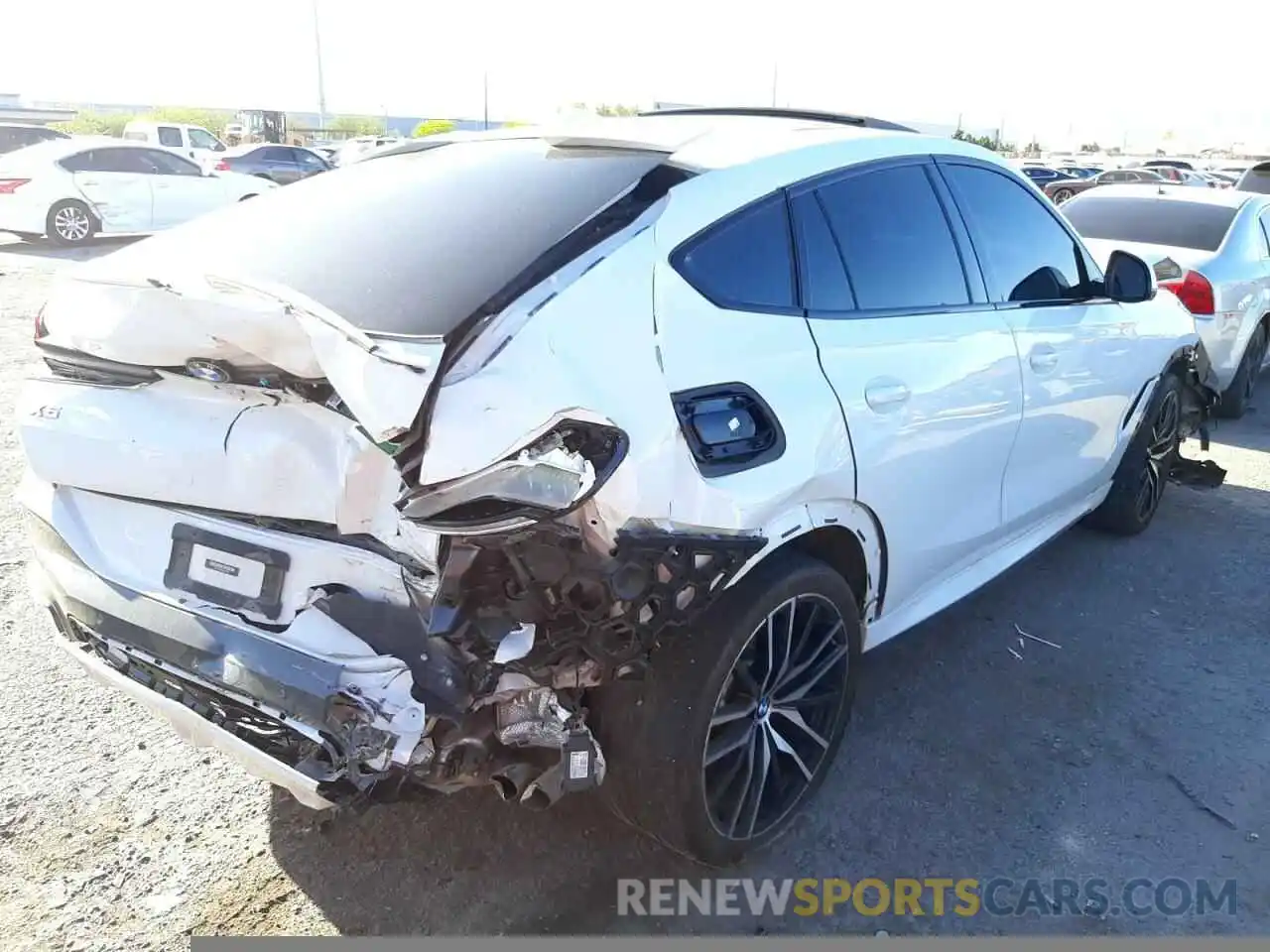 4 Photograph of a damaged car 5UXCY8C07M9G26745 BMW X6 2021