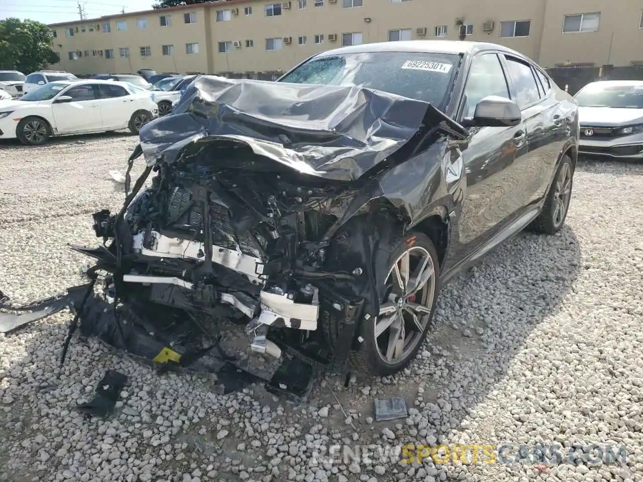 2 Photograph of a damaged car 5UXCY8C09M9F89861 BMW X6 2021