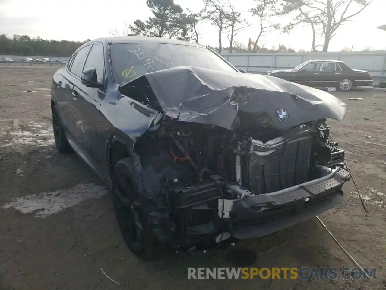 1 Photograph of a damaged car 5UXCY8C0XM9G11446 BMW X6 2021