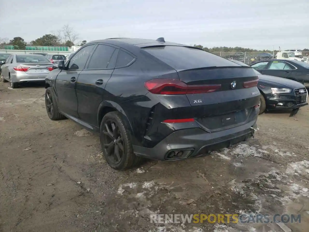 3 Photograph of a damaged car 5UXCY8C0XM9G11446 BMW X6 2021