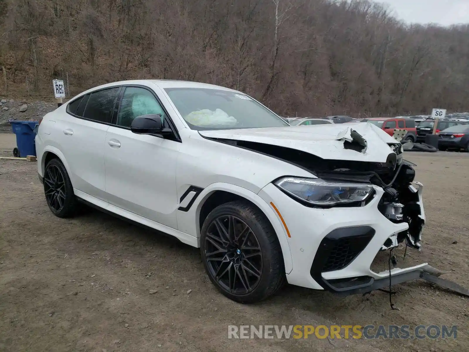 1 Photograph of a damaged car 5YMCY0C00M9F08580 BMW X6 2021