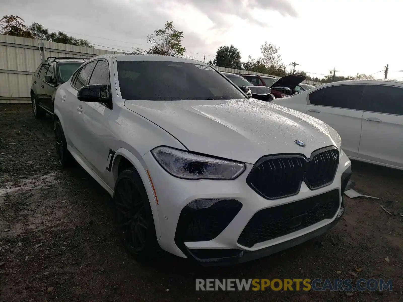 1 Photograph of a damaged car 5YMCY0C01M9E12327 BMW X6 2021