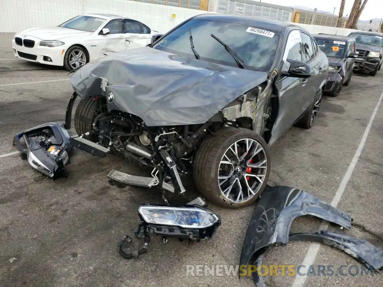 2 Photograph of a damaged car 5YMCY0C04M9G42993 BMW X6 2021