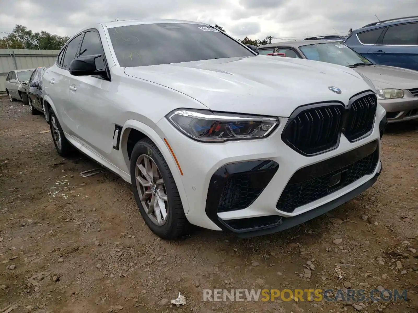 1 Photograph of a damaged car 5YMCY0C05M9G61004 BMW X6 2021