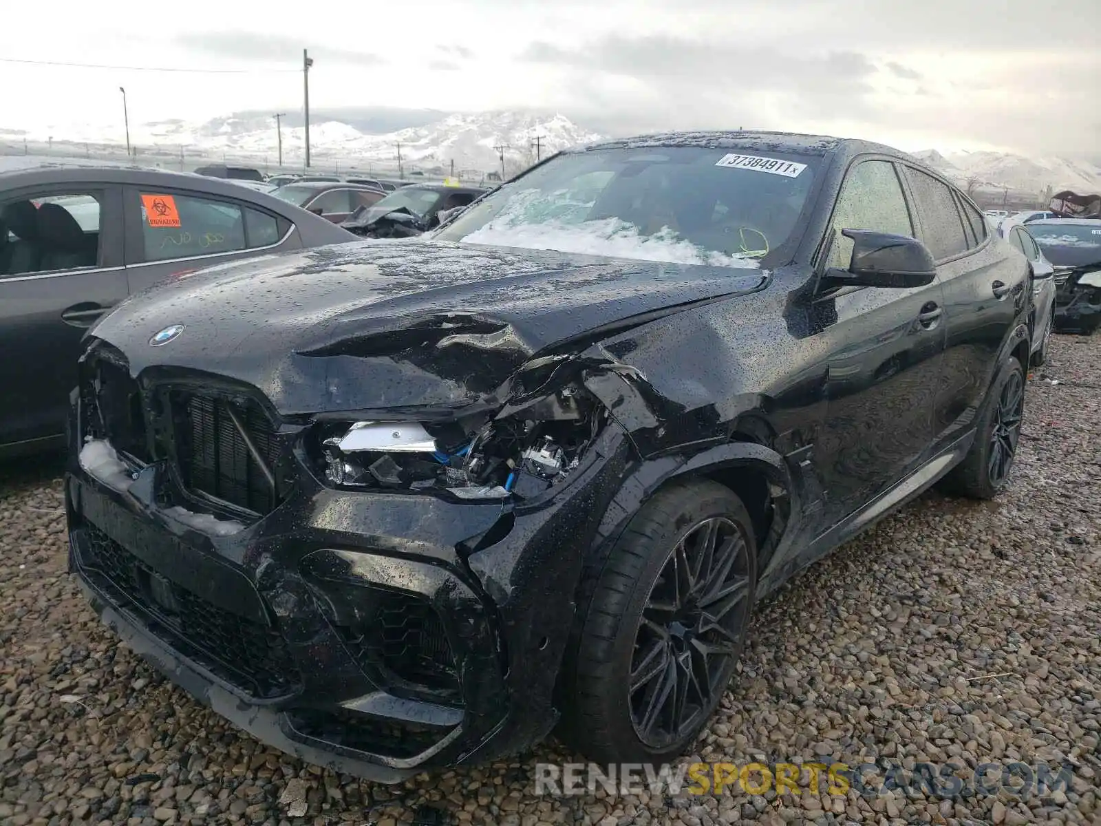 2 Photograph of a damaged car 5YMCY0C0XM9F15343 BMW X6 2021