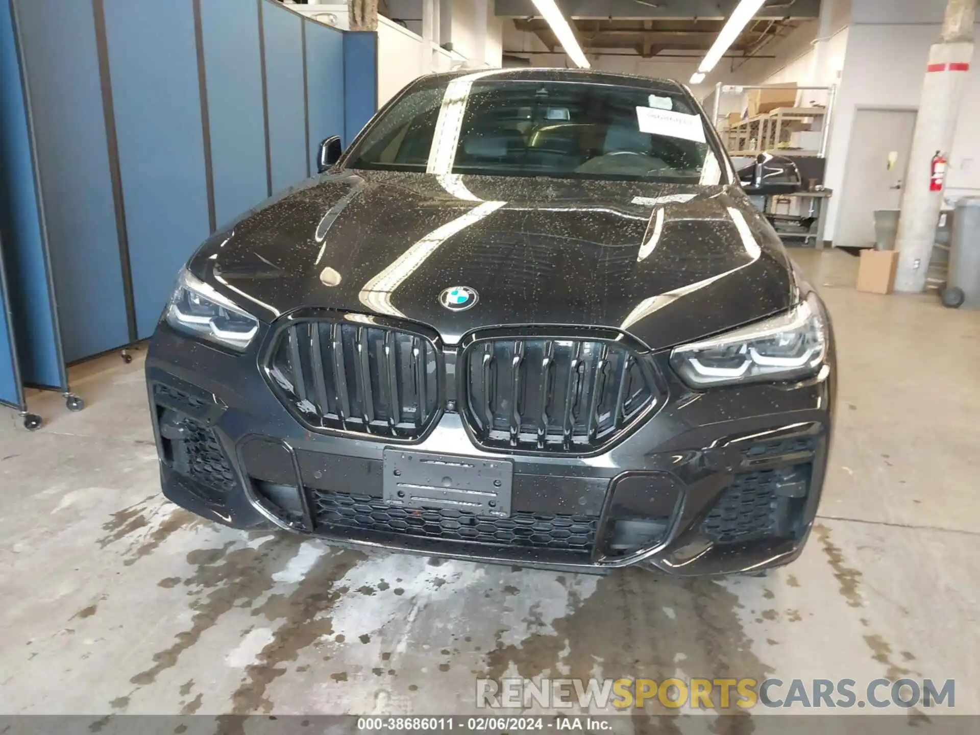 12 Photograph of a damaged car 5UXCY6C00N9M47949 BMW X6 2022