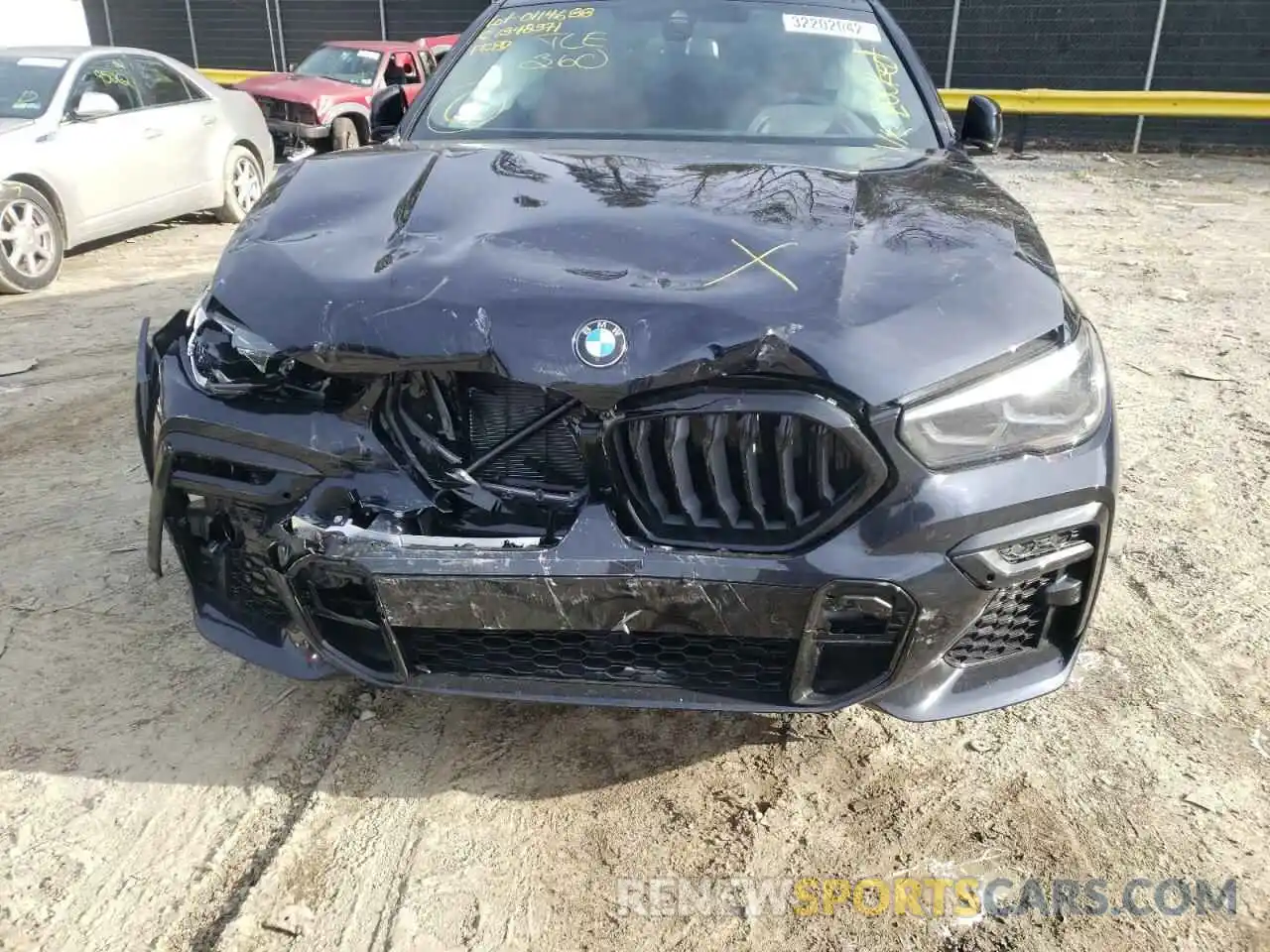 9 Photograph of a damaged car 5UXCY6C01N9K27591 BMW X6 2022