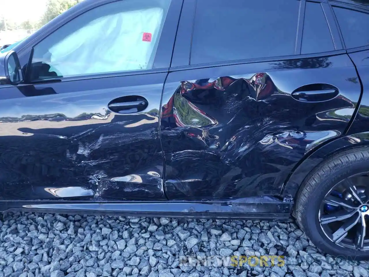 9 Photograph of a damaged car 5UXCY6C02N9J68695 BMW X6 2022