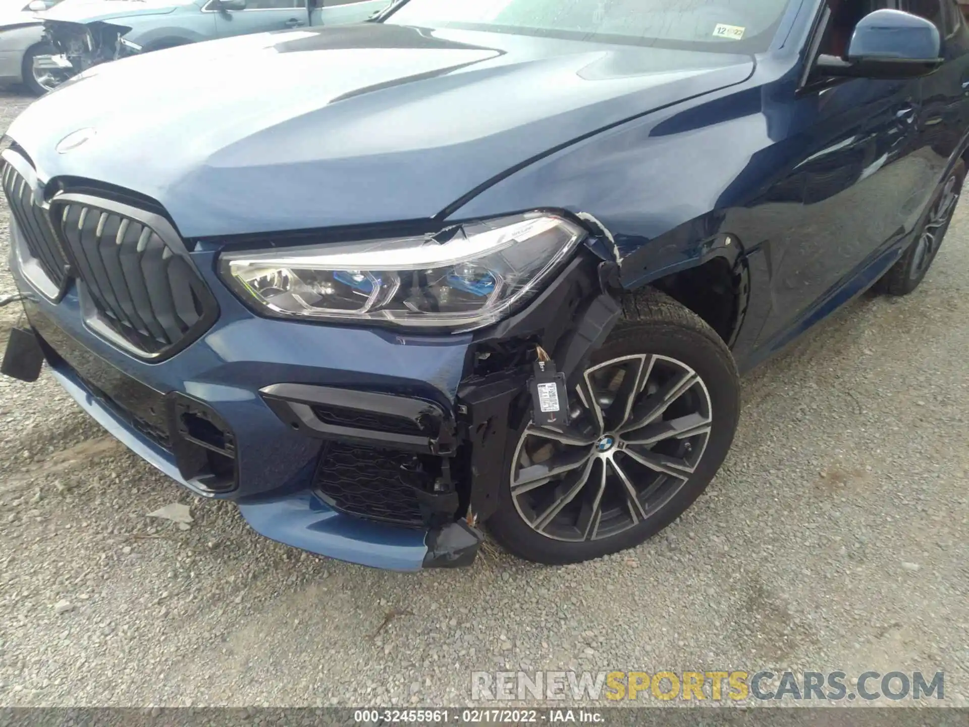 6 Photograph of a damaged car 5UXCY6C03N9K57756 BMW X6 2022