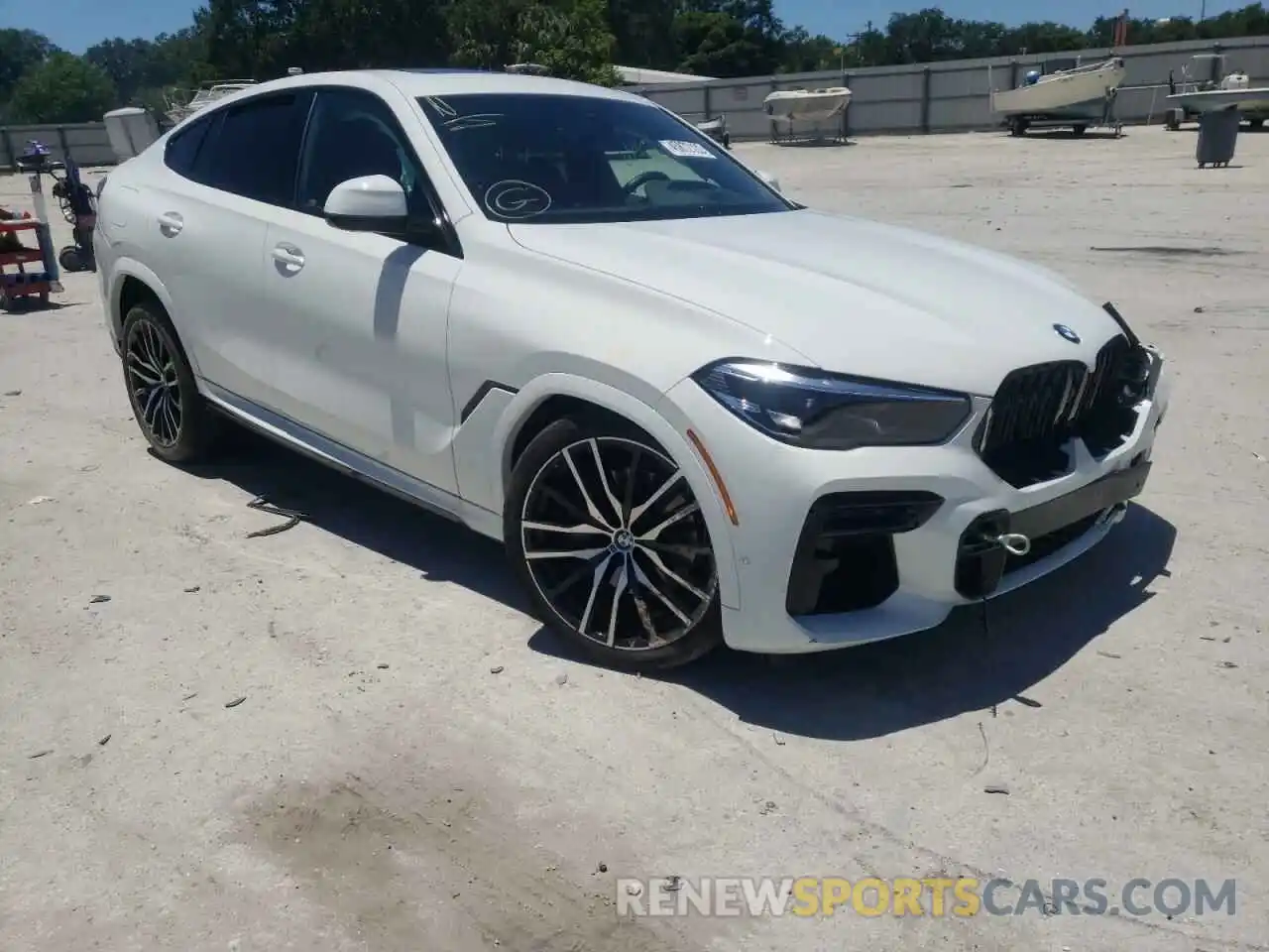 1 Photograph of a damaged car 5UXCY6C04N9L10769 BMW X6 2022