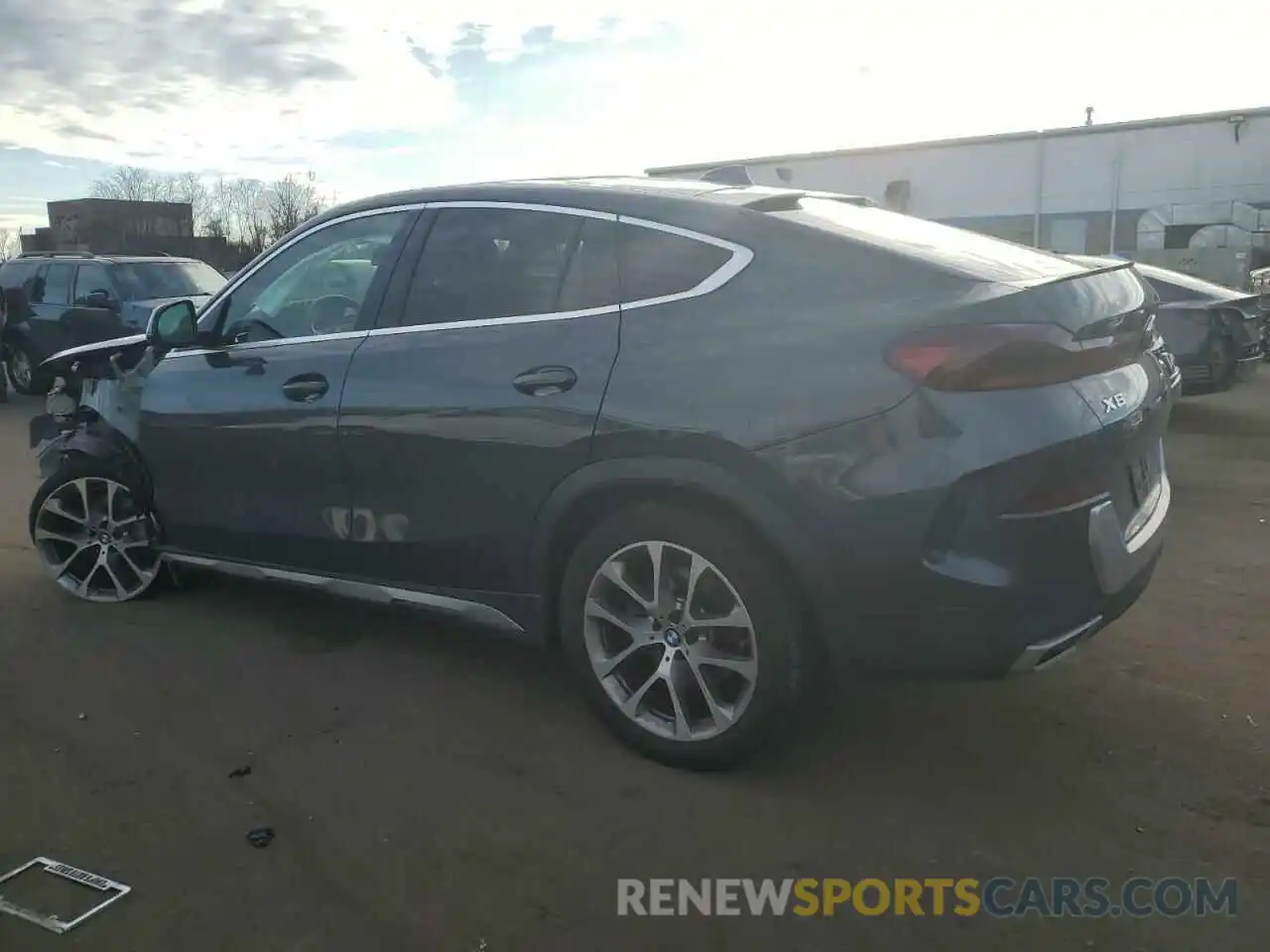 2 Photograph of a damaged car 5UXCY6C05N9K39744 BMW X6 2022